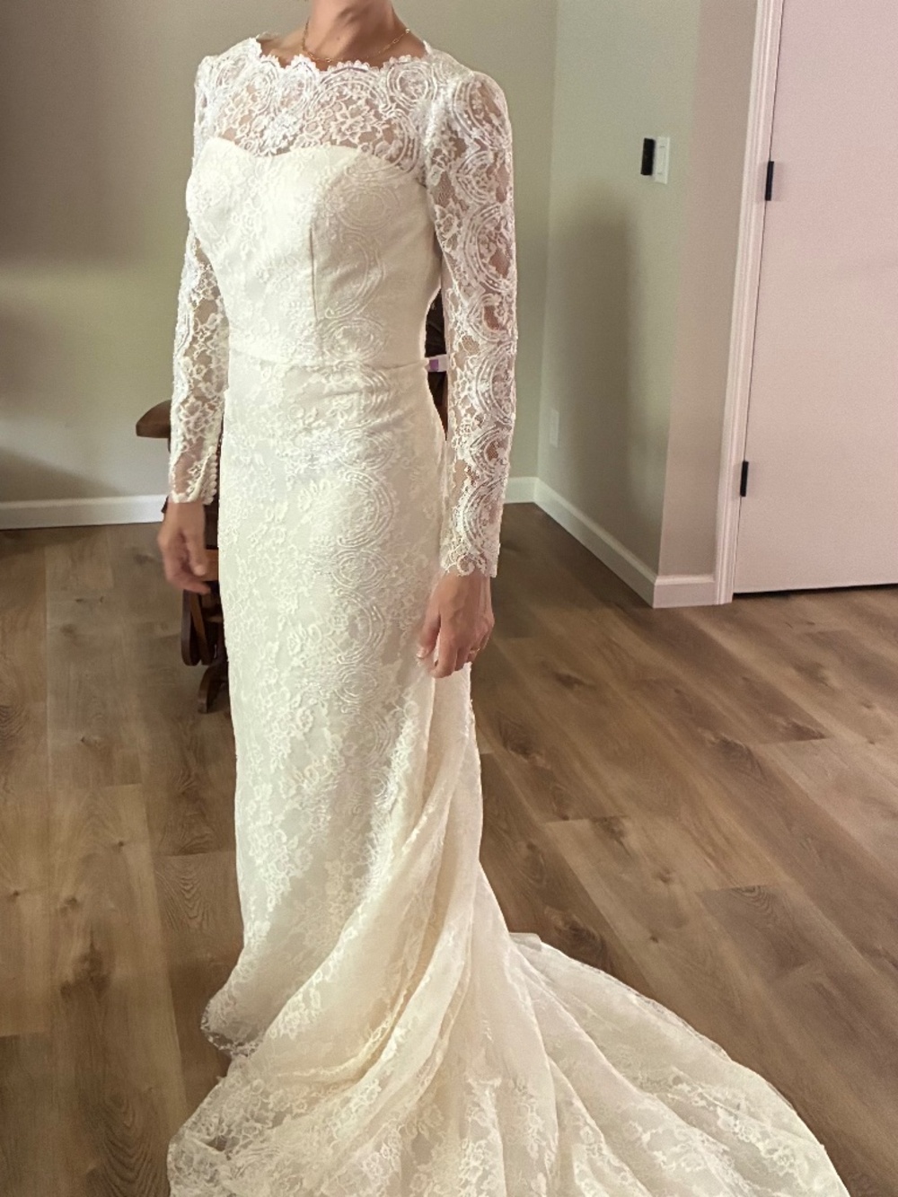 Like New Galina Signature Wedding Dress